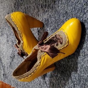 Poetic License - Yellow Lace Up Pumps - Size 8.5